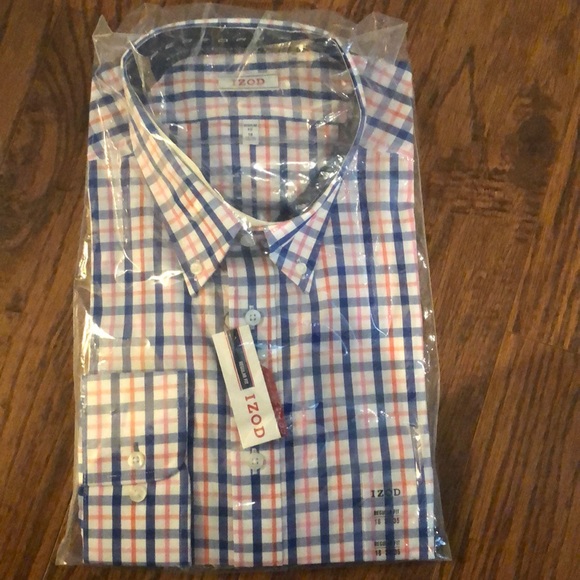 IZOD Plaid button down shirt - Picture 1 of 2